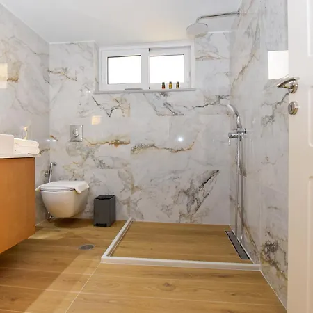 Katakis Luxury Hriszí Aktí Haniá
