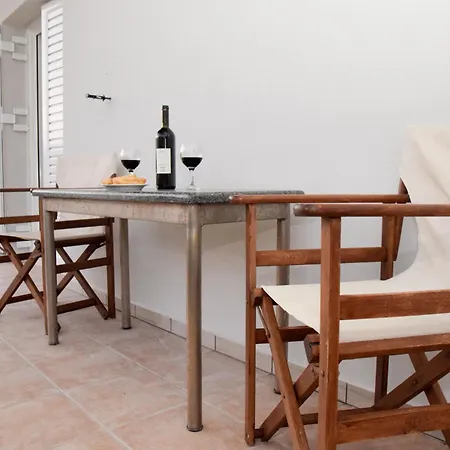 Katakis Luxury * Hriszí Aktí Haniá