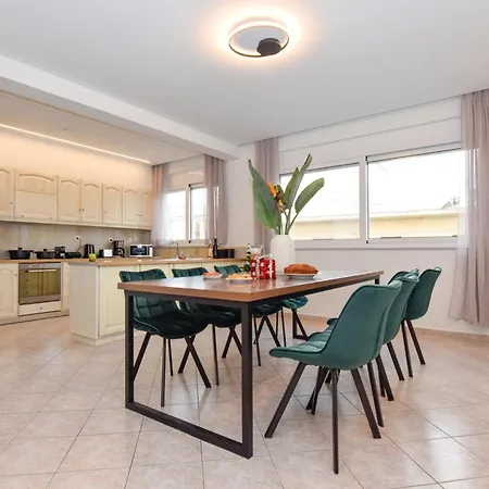 Katakis Luxury Hriszí Aktí Haniá